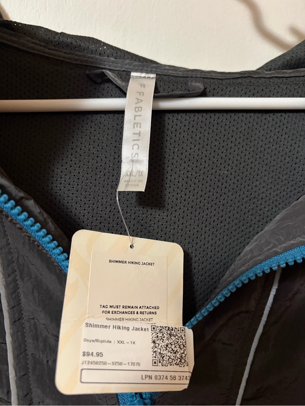 Fabletics Shimmer Hiking Jacket - Picture 4 of 5
